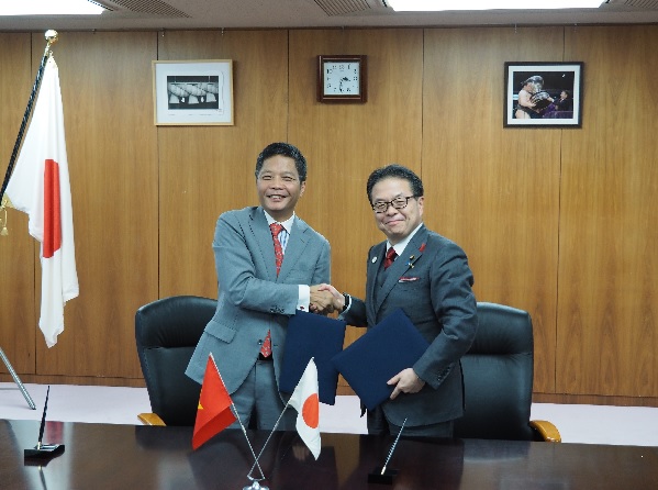 (C) 経済産業省