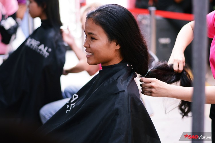 ホーチミン：ヘアドネーションに1000人参加、ピンクリボン運動 [社会] VIETJOベトナムニュース