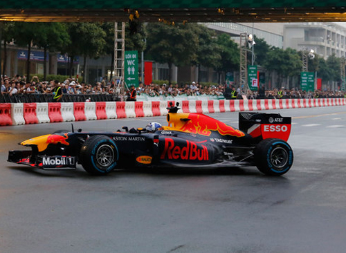 (C)VnExpress,Bao Lam