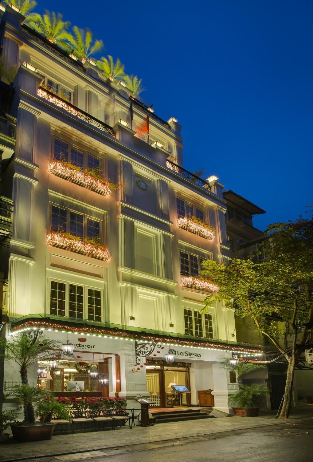(C) tripadvisor