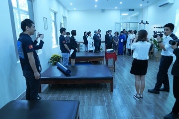 (C) 在ベトナム日本国大使館