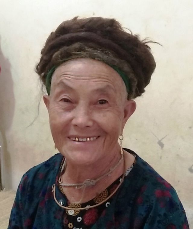 髪の長さ4mの94歳 健康の秘訣は 髪を洗わないこと 社会 Vietjoベトナムニュース
