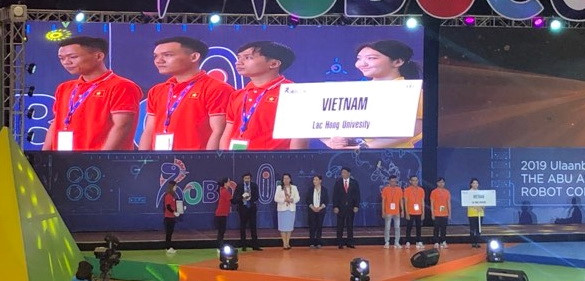 (C)Thanh nien,Dang Nguyen