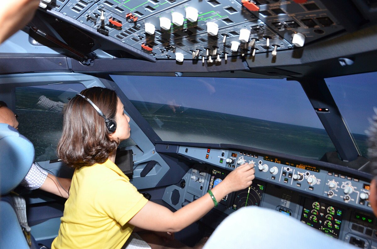 ホーチミン 飛行機操縦体験ツアー開始 ベトトラベルなど企画 観光 Vietjoベトナムニュース ホーチミン 飛行機操縦体験ツアー開始 ベトトラベルなど企画 観光 Vietjoベトナムニュース