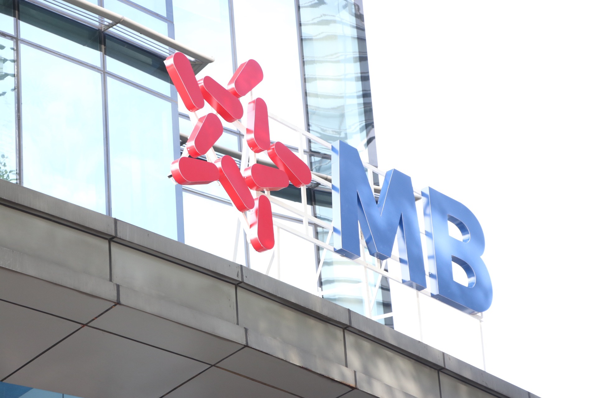 (C) mbbank