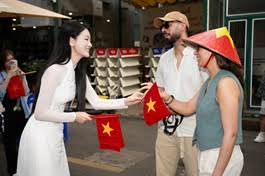 (C) Vietstock