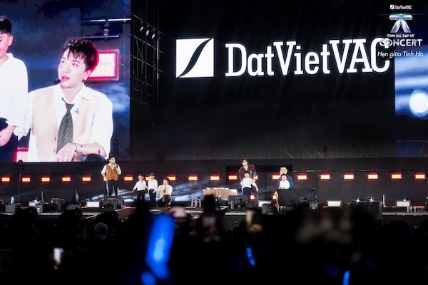 (C) DatvietVAC