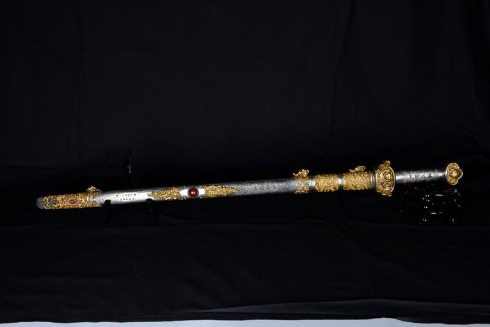 阮朝タインタイ帝の剣、5万USDで落札 偽物の疑いも [社会] - VIETJO