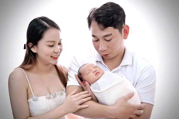 出会いは交通違反 違反者と警察官 の関係から始まった夫婦の恋物語 特集 Vietjoベトナムニュース
