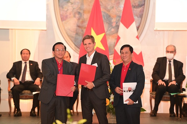 (C) Vietjet Air:SRテクニクスとの署名