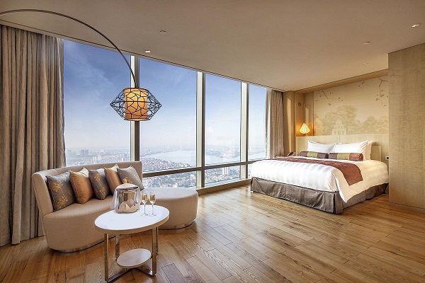(C) tripadvisor
