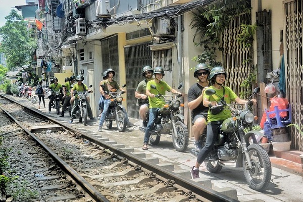 (C) tripadvisor
