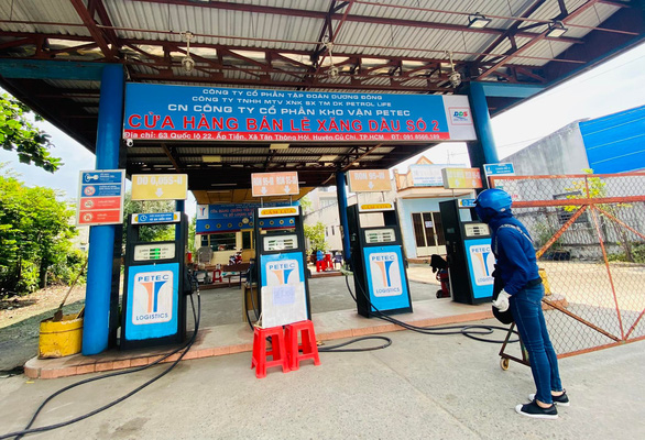 ホーチミン ガソリンスタンドに長蛇の列 在庫切れで一時休業相次ぐ 社会 Vietjoベトナムニュース