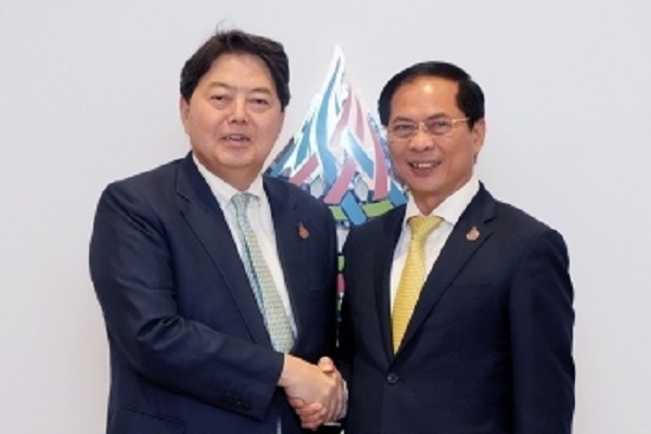 (C) 外務省