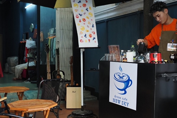 (C) Drone Cafe New Sky