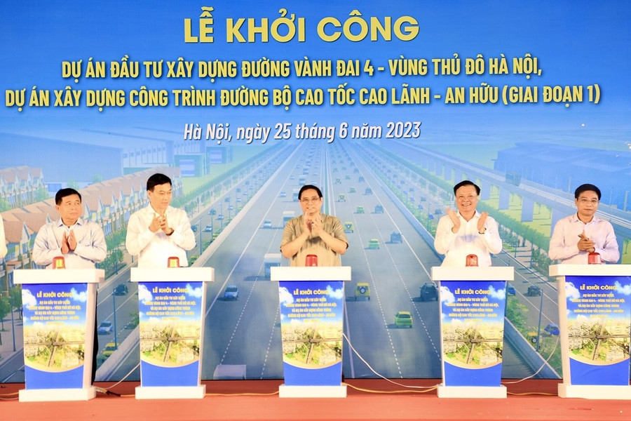 （C）Bao Xay Dung