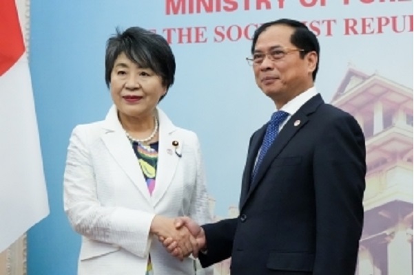 (C) 外務省