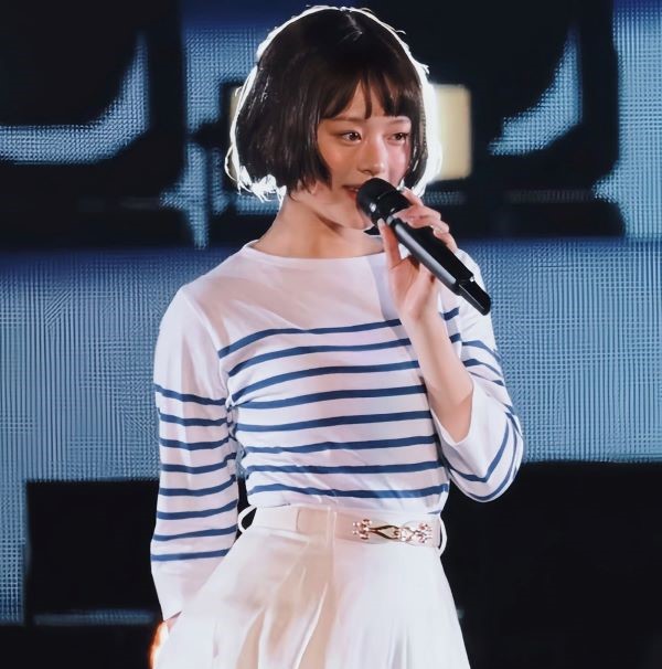 NewJeans」のベトナム人ハニ、東京ドーム公演で青い珊瑚礁をカバー