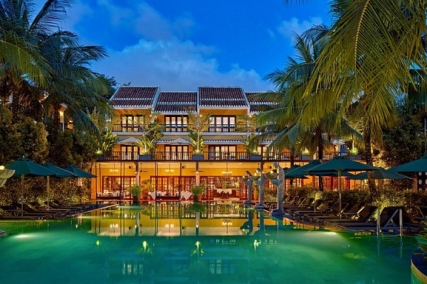 (C) tripadvisor