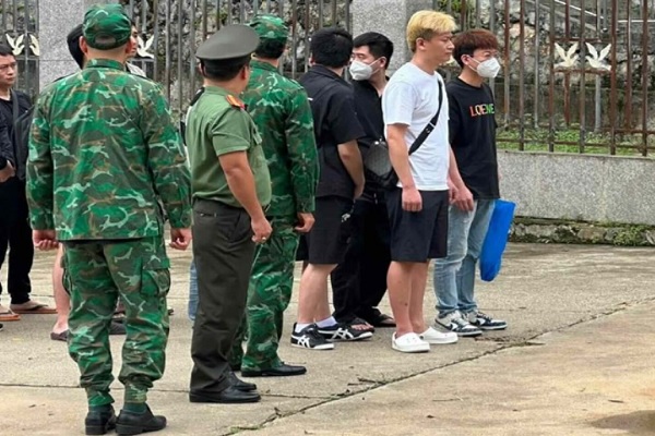 (C) クアンチ省警察