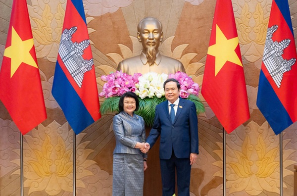 (C) quochoi.vn