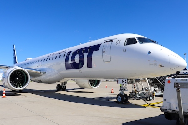 (C) LOTポーランド航空