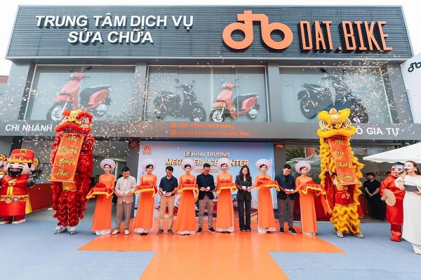 (C) Dat Bike