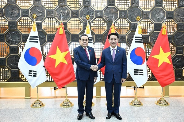 (C) quochoi.vn