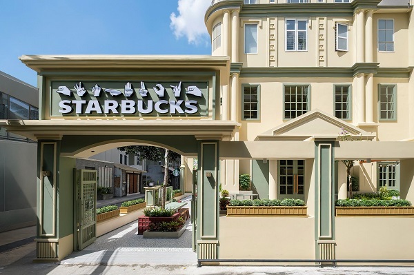 (C) Starbucks Vietnam