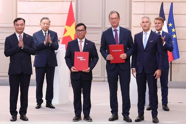 (C) Vietjet Air