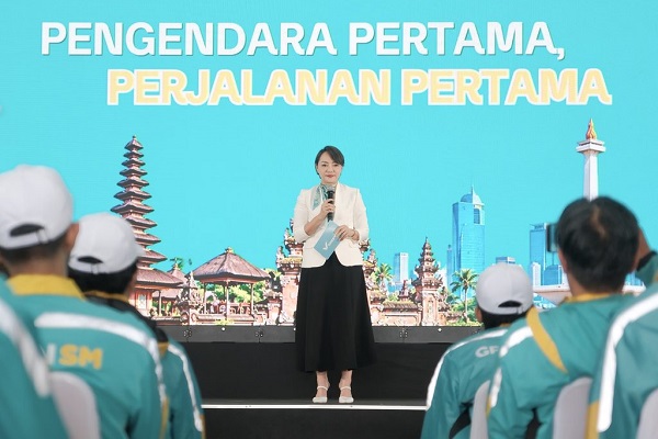 (C) Green SM