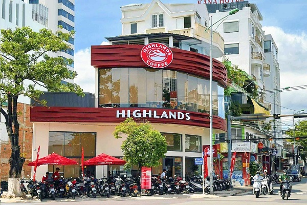 (C) Highlands Coffee