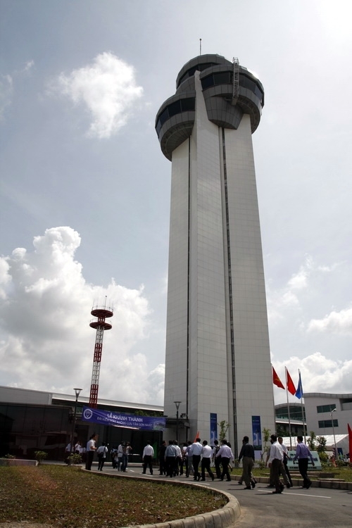 （C） Tuoitre,　新航空管制センター