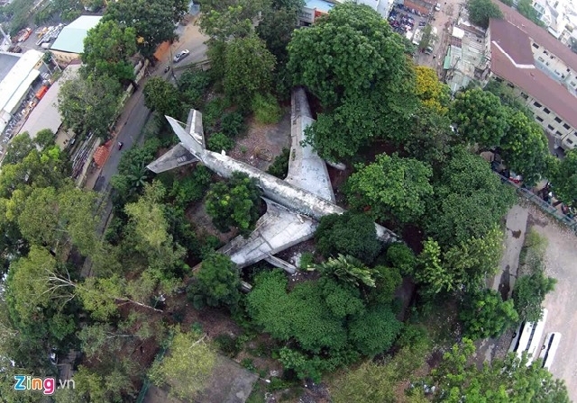 中古ボーイング707型機 ホーチミン市内の空き地に放置 社会 Vietjoベトナムニュース