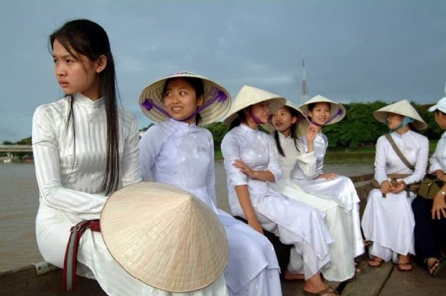 ベトナムのノンラーが 世界の印象的な伝統衣装 に選出 社会 Vietjoベトナムニュース