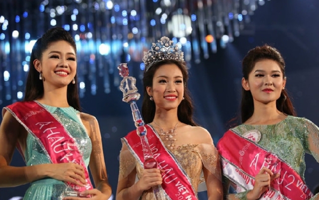 (C) tuoitre, Gia Tien, 中央：ミス・ベトナム
