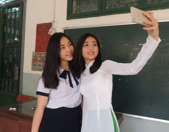 ホーチミン 女子高生に週2回のアオザイ着用を奨励 社会 Vietjoベトナムニュース