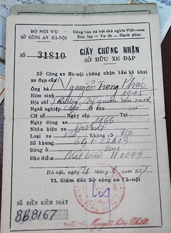 (C) vnexpress, Hoang Phuong、自転車の所有証明書