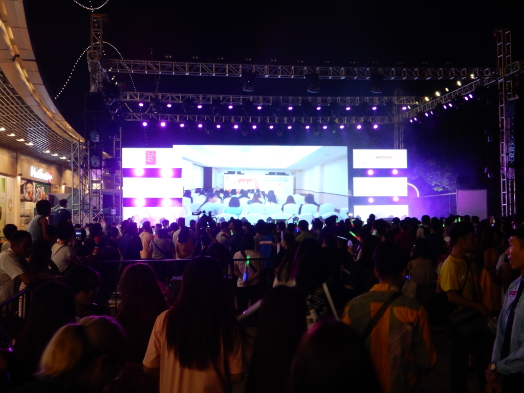 (C) VIETJO/Sa Huynh、開演前の会場