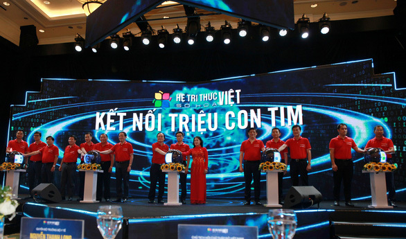 (C)Tuoi tre