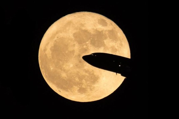今年最初のスーパームーン、8月19日夜に観測可能 [社会] - VIETJO